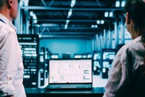 How Do Cloud Data Centers Enable Real-Time Lab Diagnostics at Scale